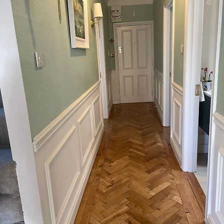 ブラックロック Deansgrange Road Bed & Breakfast エクステリア 写真